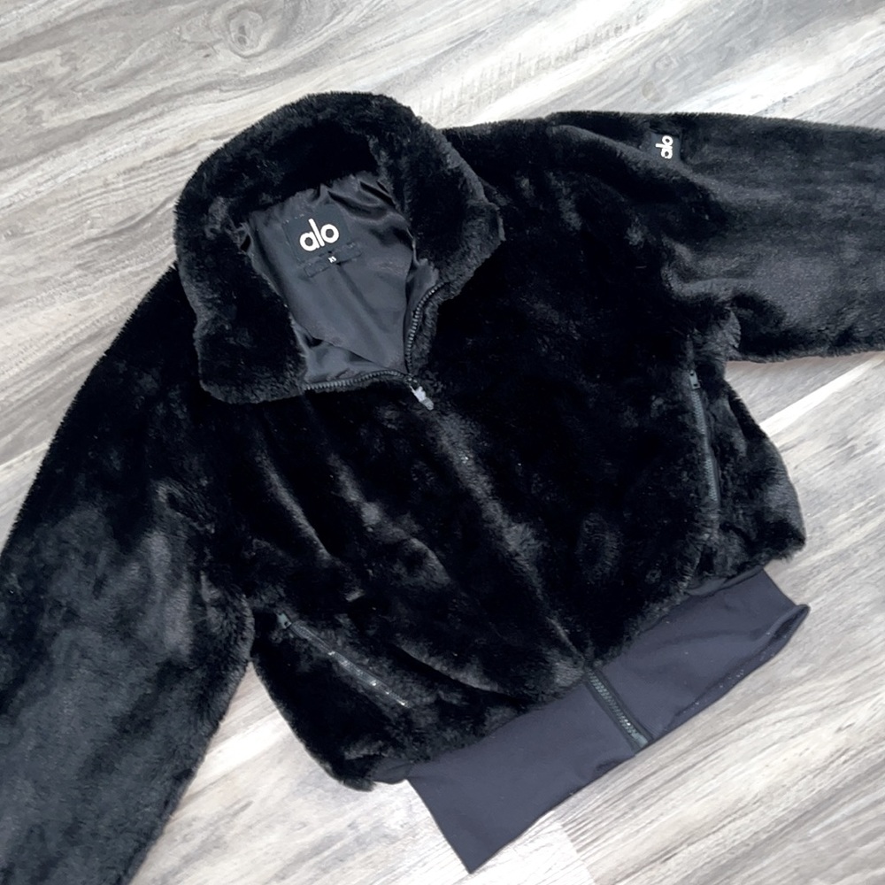 Alo Yoga Faux Fur jacket